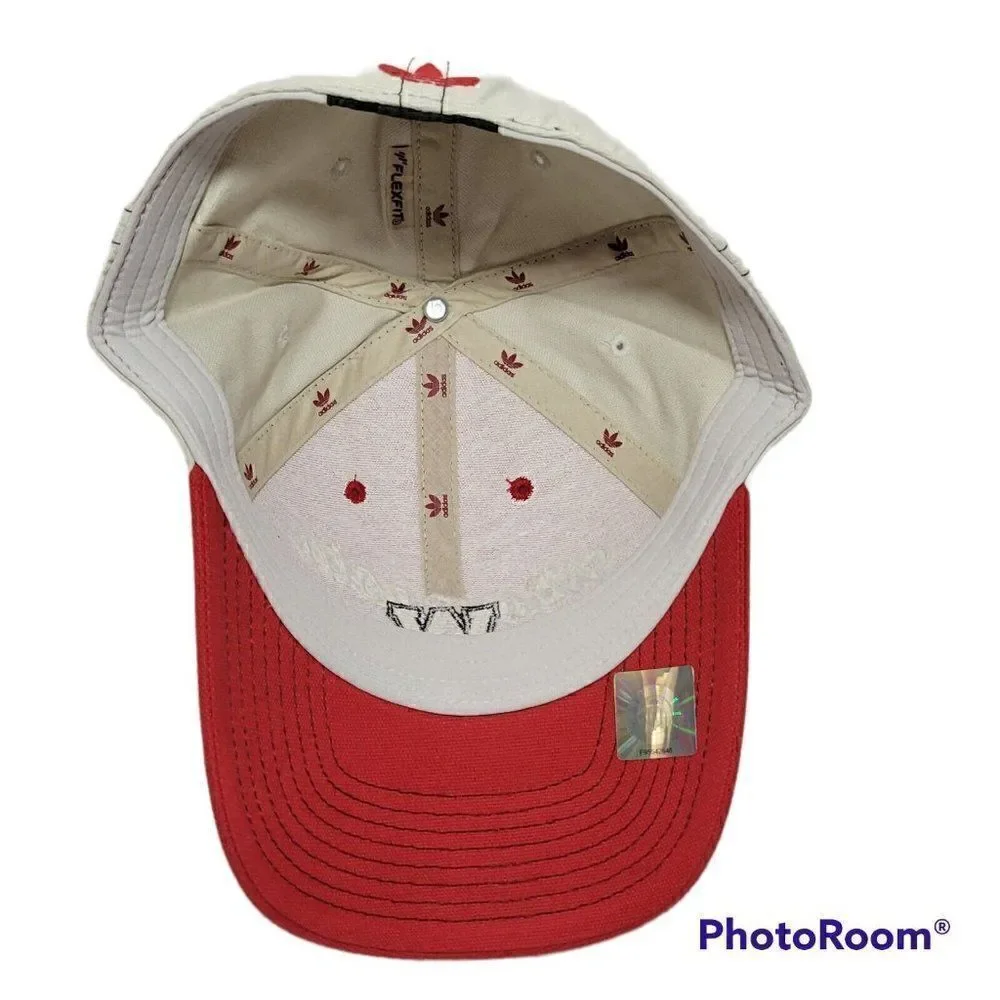 Adidas Wisconsin Badgers Hat Mens S/M‎